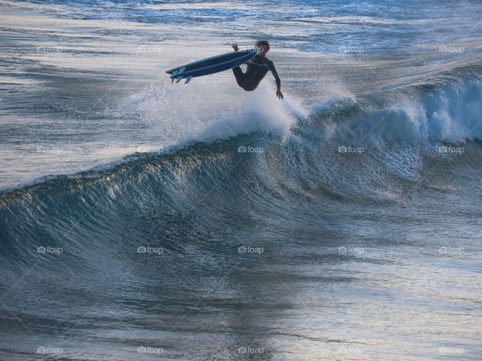 Evening surfing 🏄‍♂️