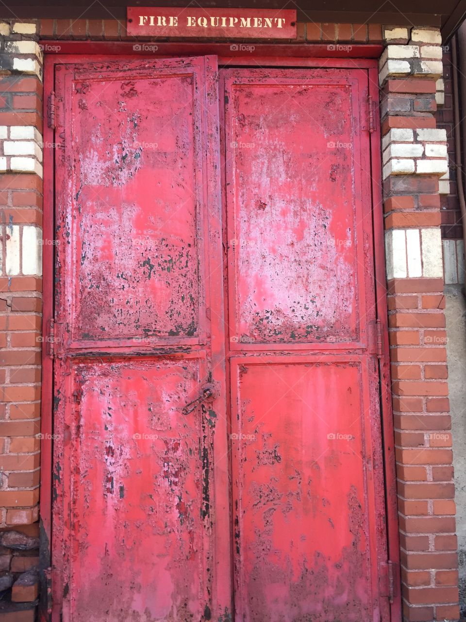 I see a red door.......