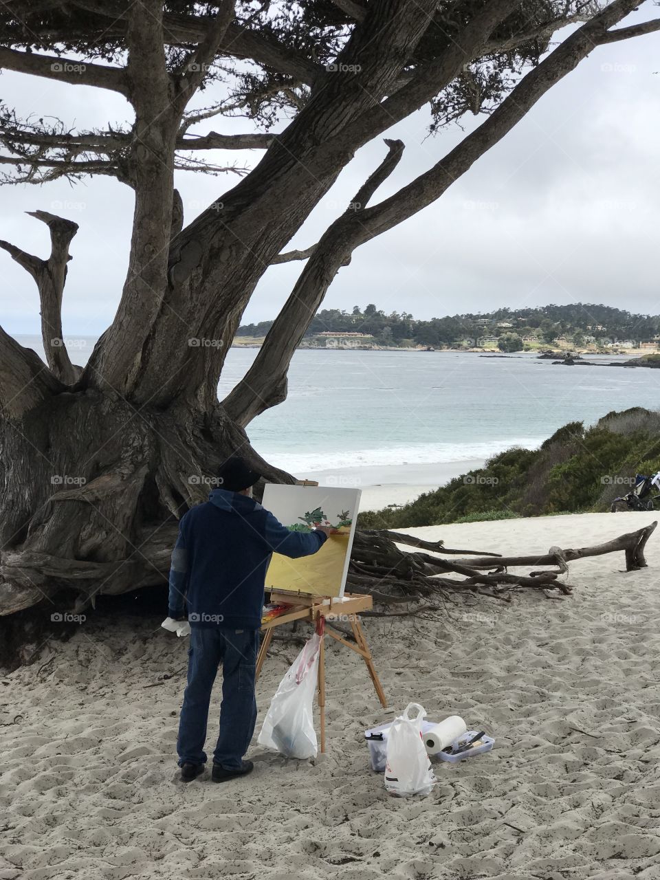 Painting by the sea 