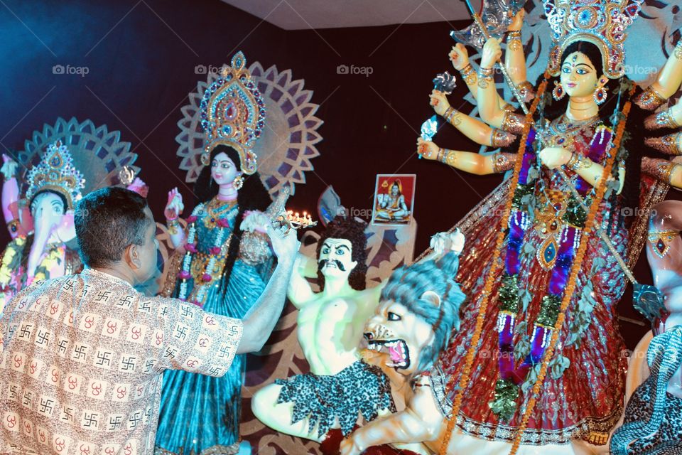 Worship The Hinduism Goddess Devi Durga ! 