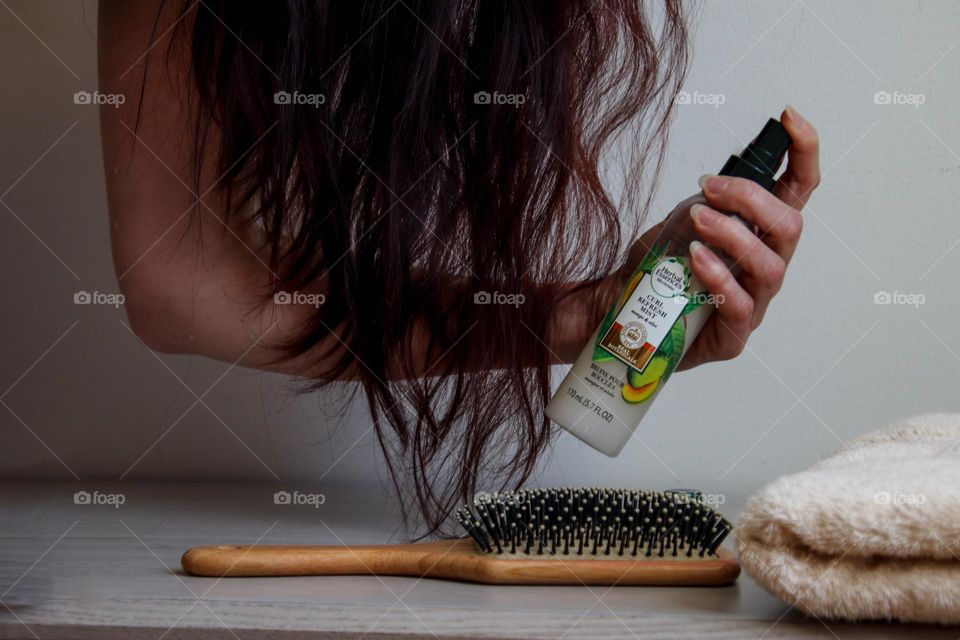 Using Herbal Essences Curl Refresh Mist