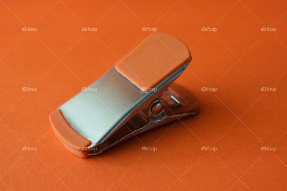 Orange Color Story - metal and rubber clip