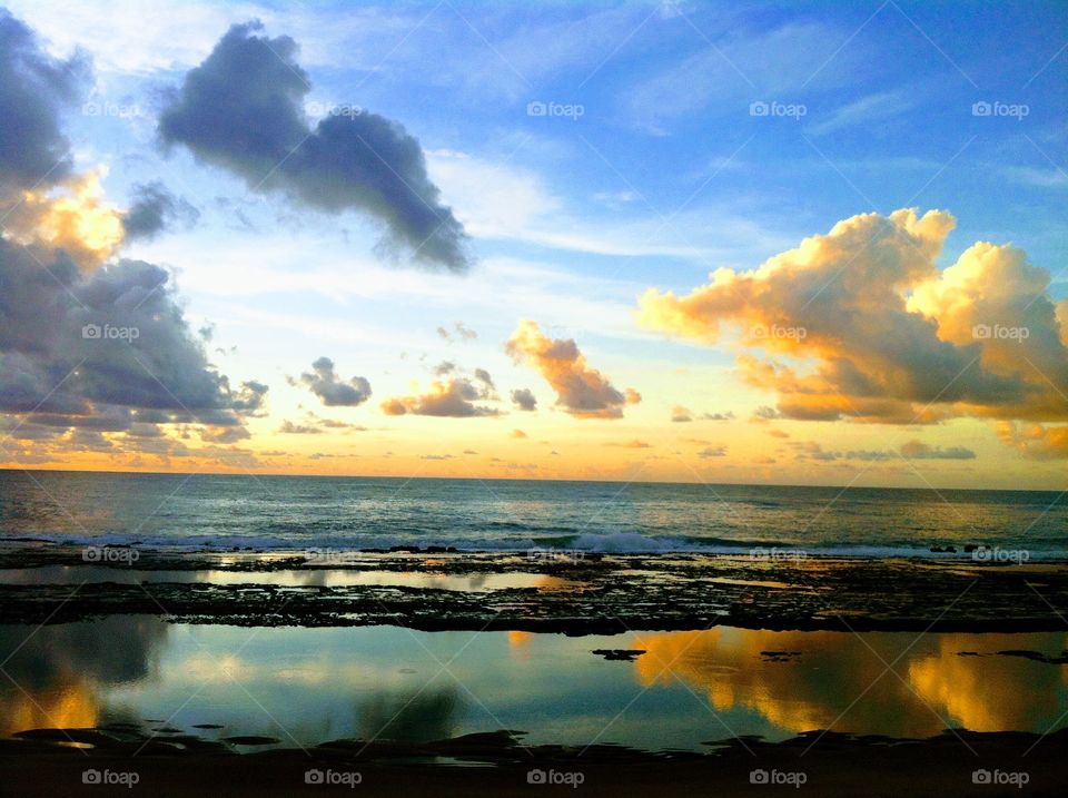 Essa foto é uma das minhas preferidas: Praia do Muro Alto, em 2013, quando conhecemos Porto de Galinhas!