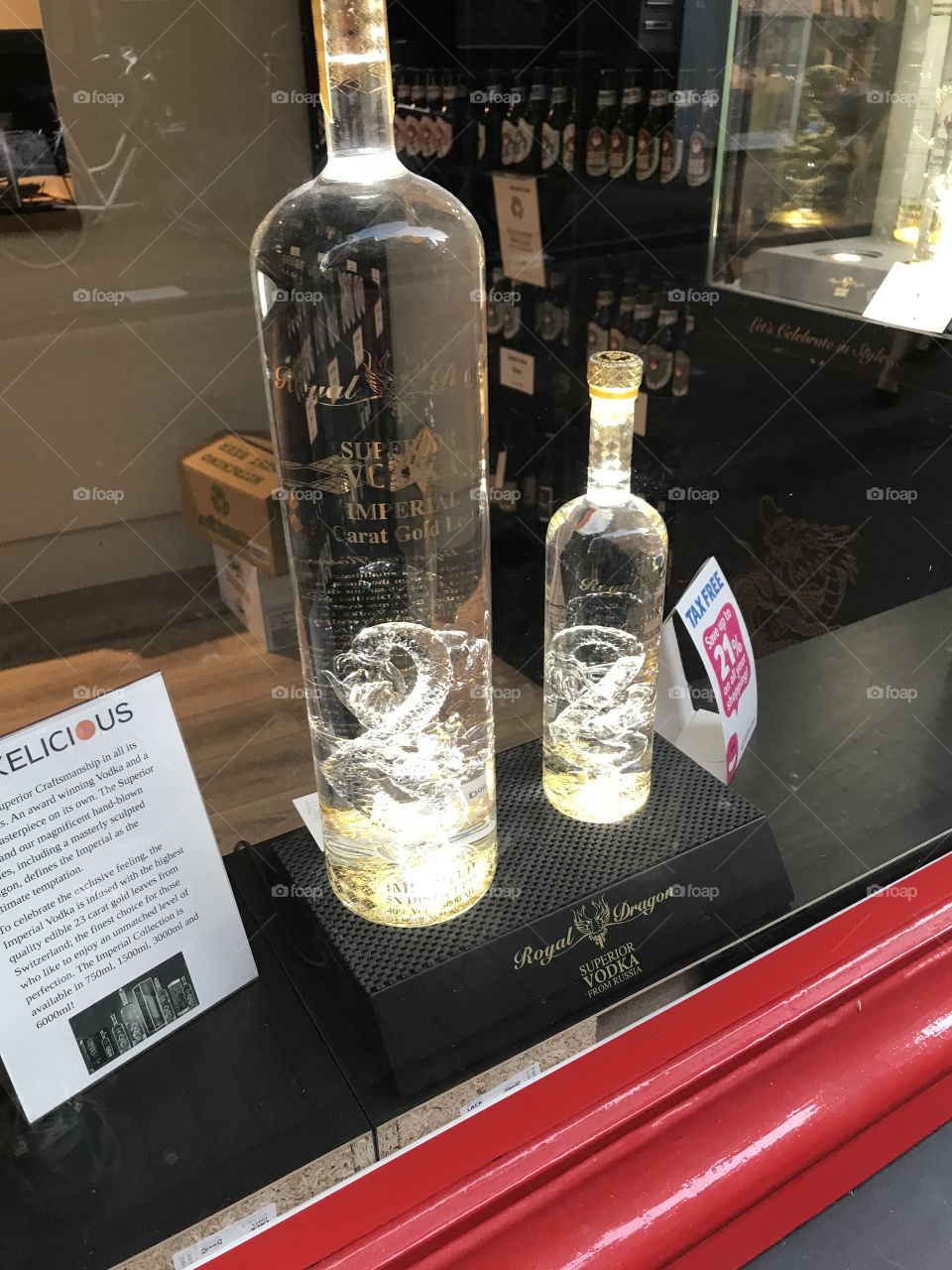 Bottle 
Dragon 
Glass
Alcohol 
Window
Netherlands 
Amsterdam 