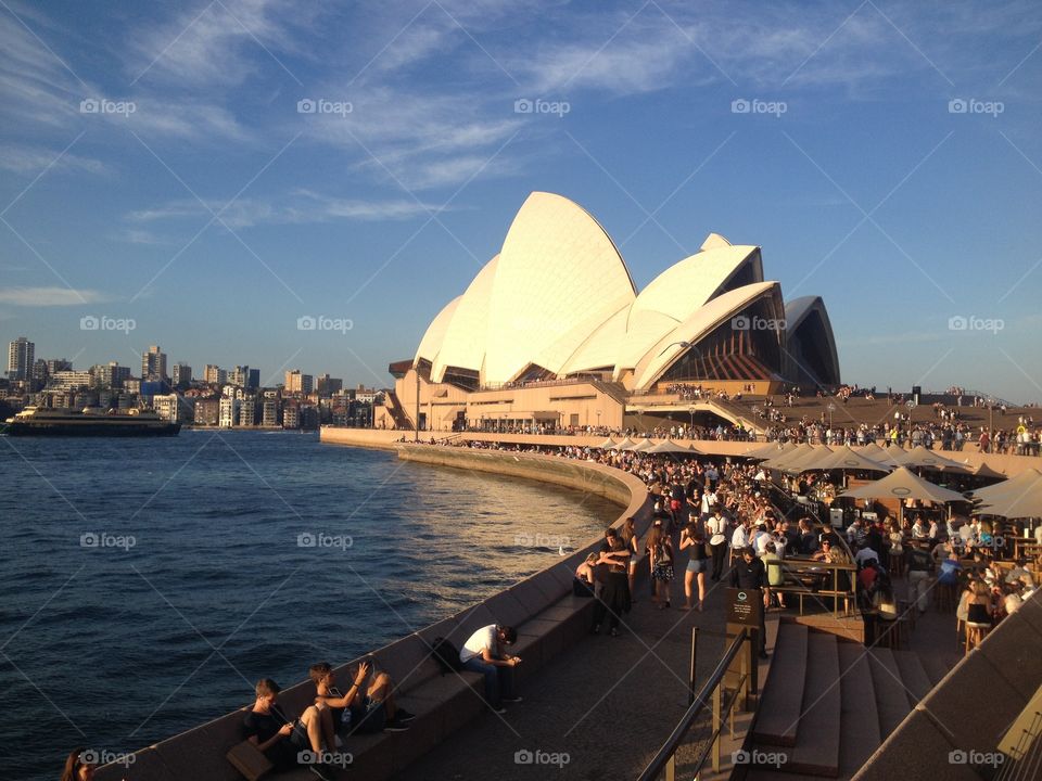 Die Oper in Sydney darf natürlich auf keiner Australienreise fehlen. Abends lässt sich der Tag hier  mit einem kühlen Getränk super Revue passieren 