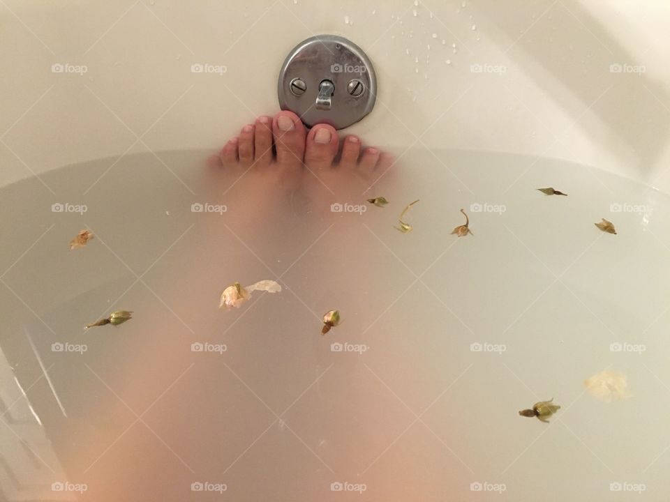 Florals floating in the bath