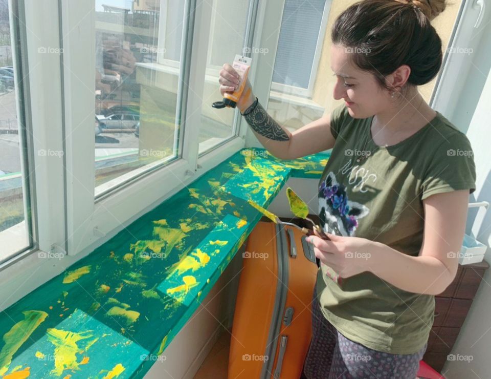 Make a new painting right on your windowsill? Why not!) 