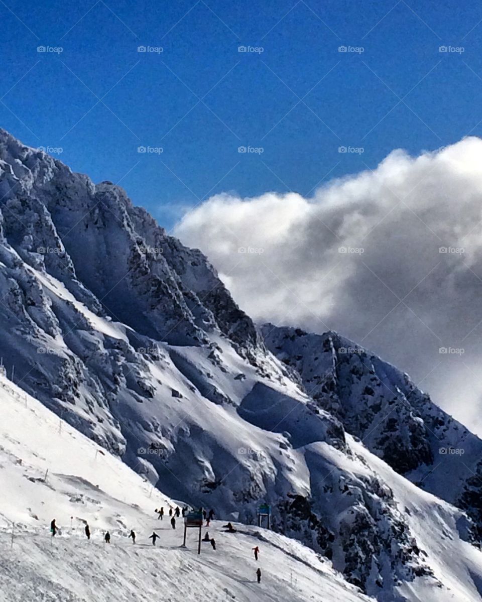 Skiing atop Blackcomb Mountain in Whistler was absolutely breathtaking! The peaks are incredible and the vistas offered by the surrounding terrain was jaw dropping gorgeous! The views can be taken in for a full 360 degrees.