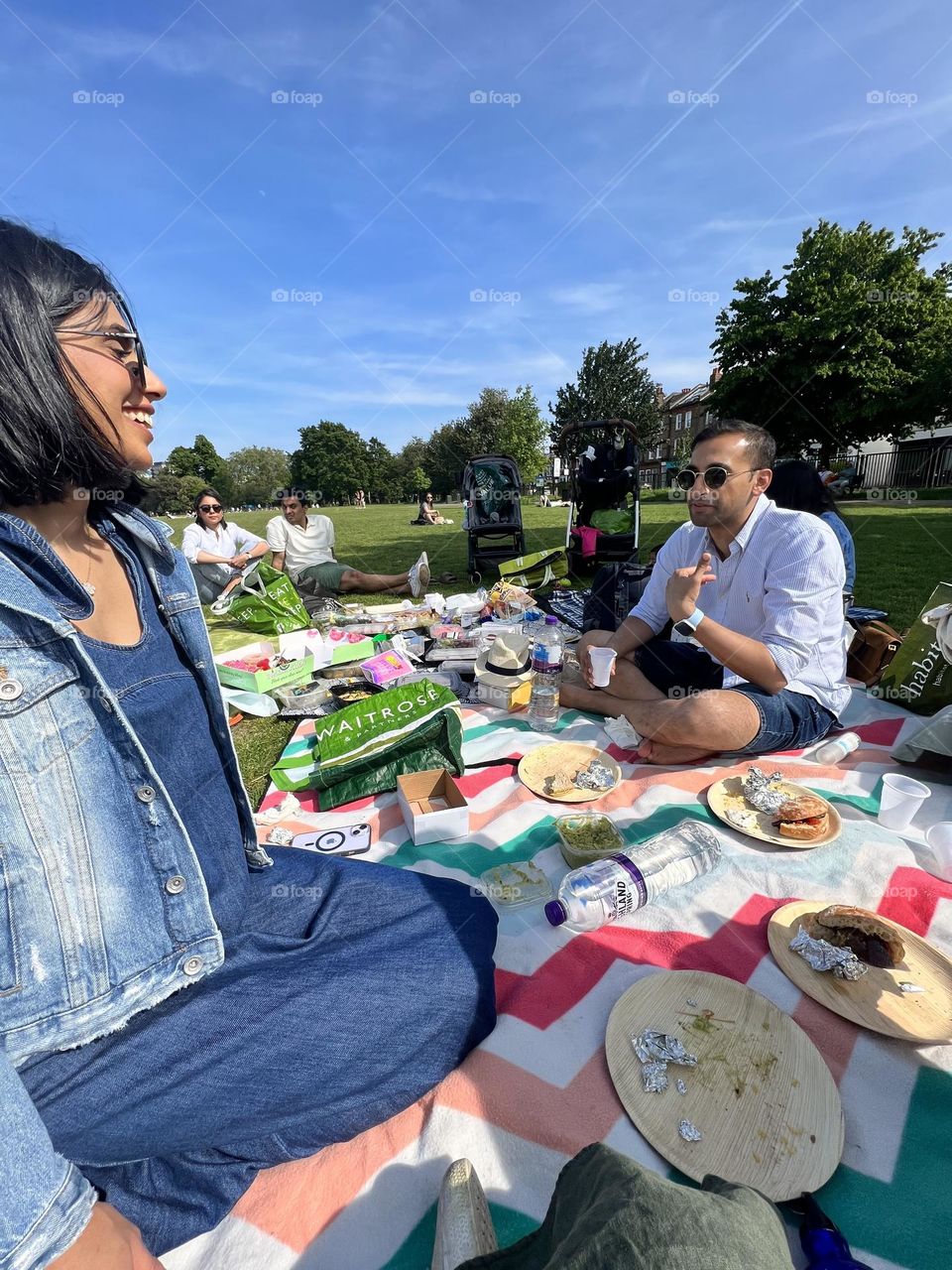 Fun picnic with friend 