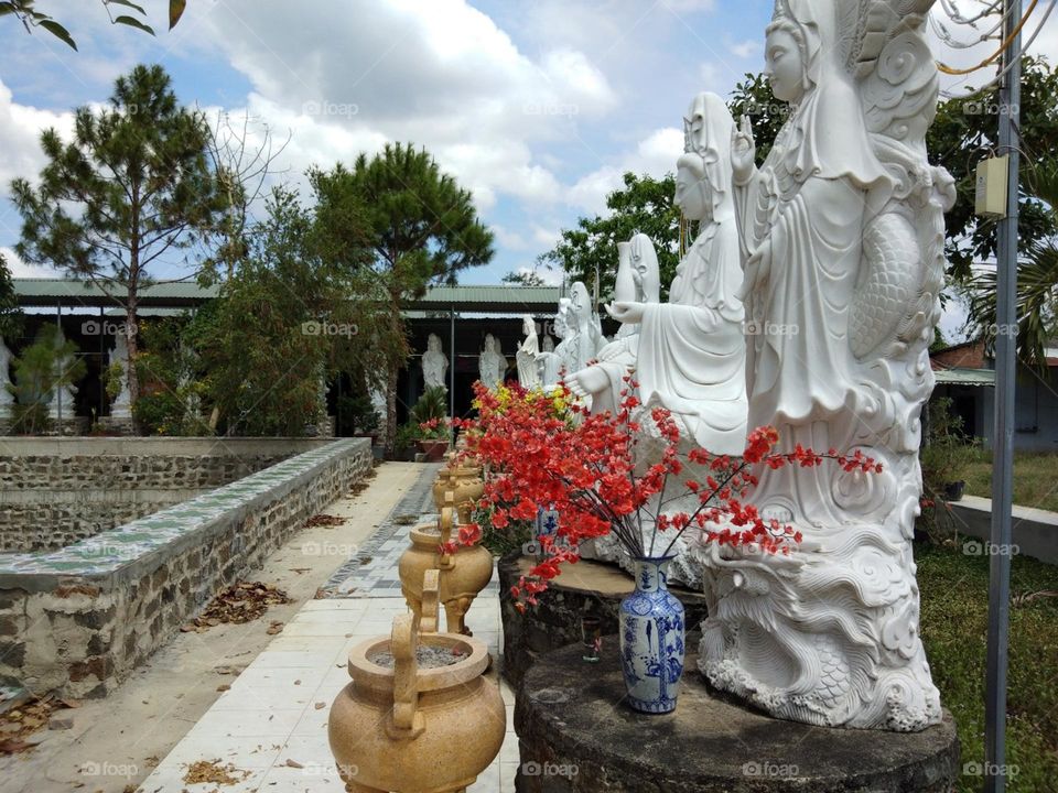 Tượng Phật Bồ Tát.