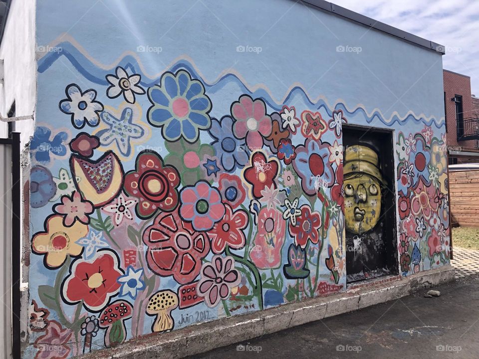 A mural in an alleyway in Villeray, Montreal