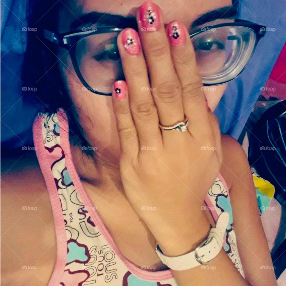 Found this pink nail art, yes it’s art and not all the people can do nail art so let’s appreciate them.