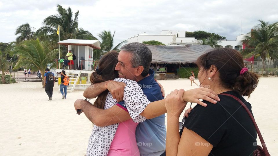 un abrazo de bienvenida