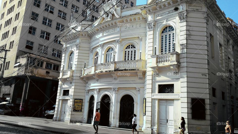 Teatro Carlos Gomes. Um dos prédios mais antigos de Vitória abriga um de seus teatros mais famosos