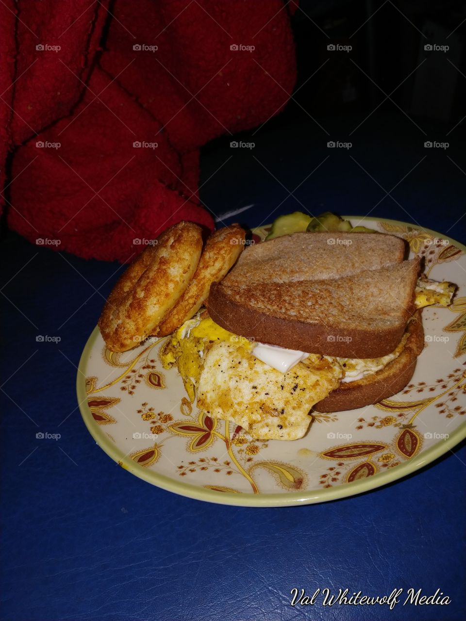 bread eggs sandwitch donuts fried cooked food breakfast