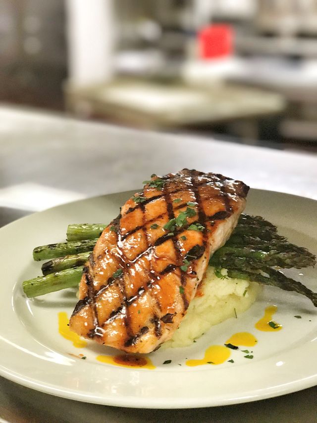 Grilled salmon 