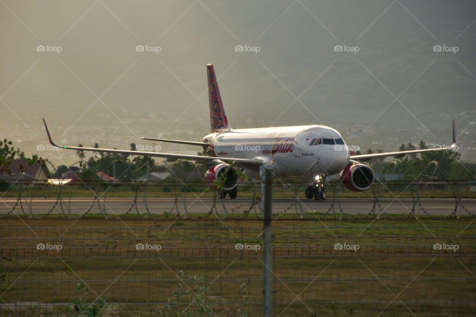 Airbus A320 from Batik Airliner taxiing at Mutiara Sis Al Jufri Airport