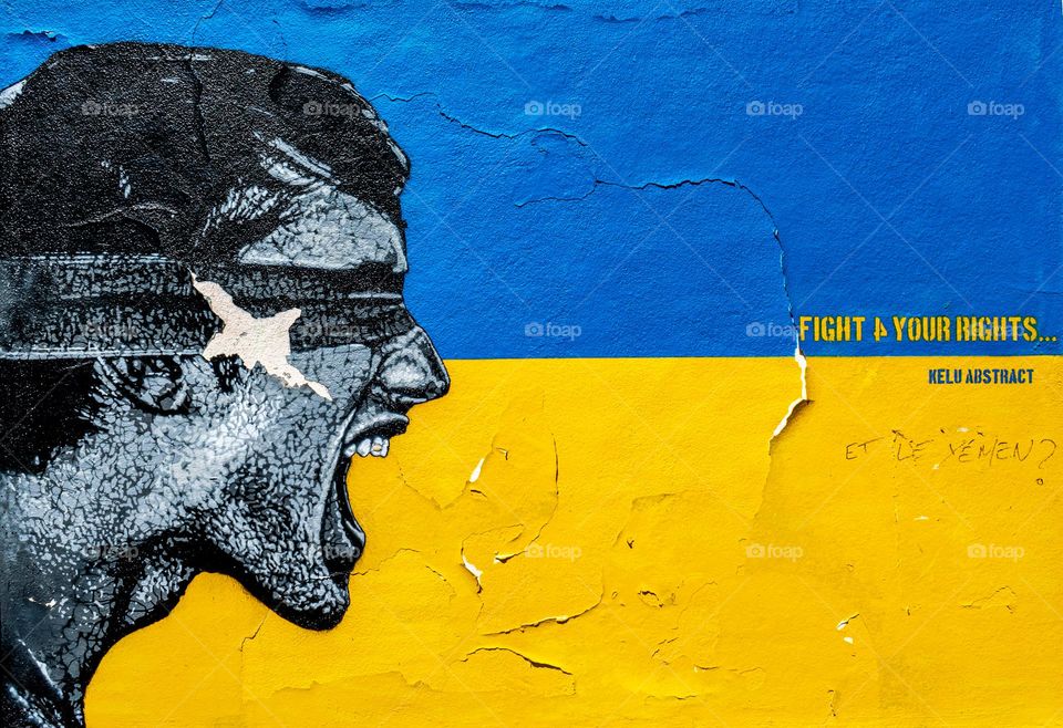 Paris street art supports Ukraine 🇺🇦