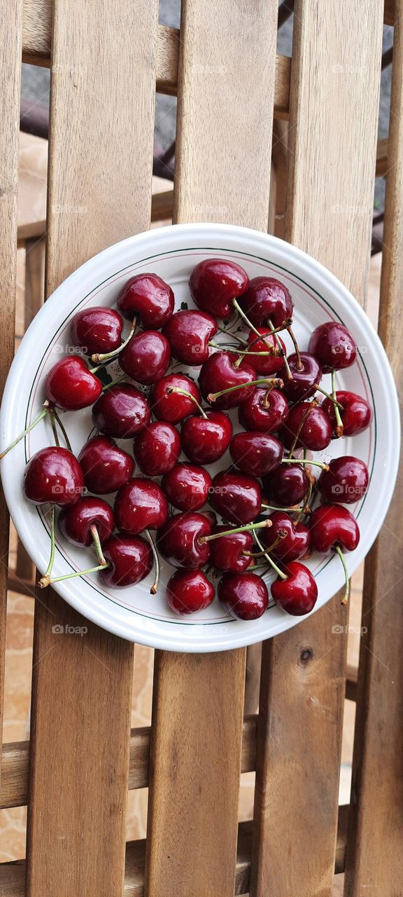 Sunny cherries