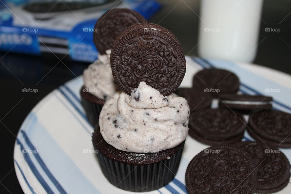 Oreo Cupcakes with Oreo Buttercream Icing