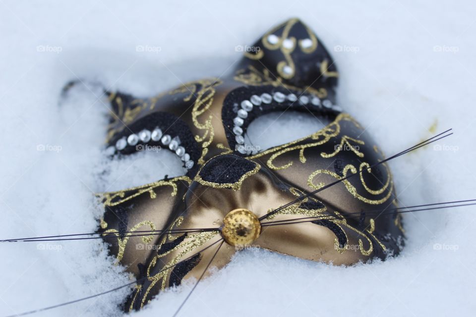 Mask in snow