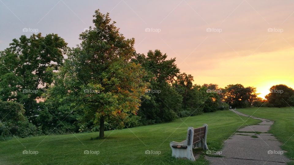 I like that feeling it gives you when the sun is slowly setting over the horizon. it's a lonely feeling but a good feeling filled with beautiful lighting giving it a sense of romance.