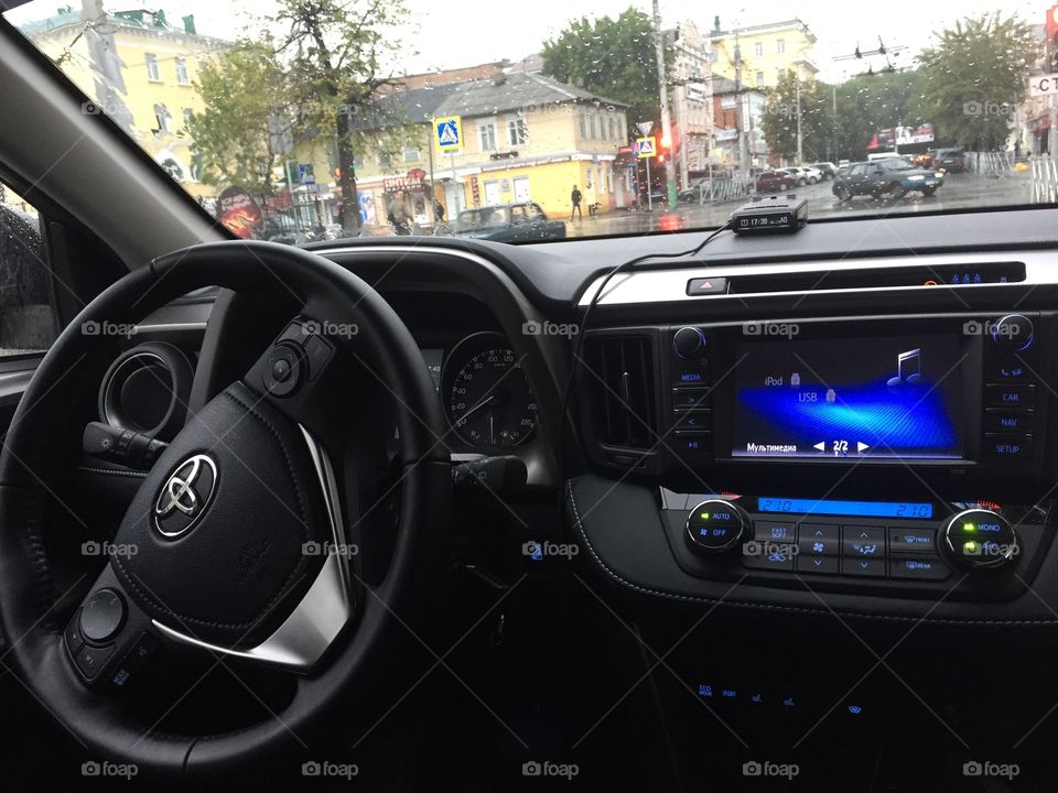 I like to travel by car