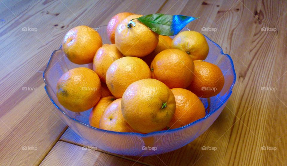 A bowl of clementins. A bowl of clementines