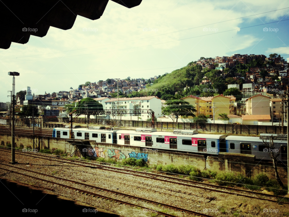 train favela maracanâ by doras