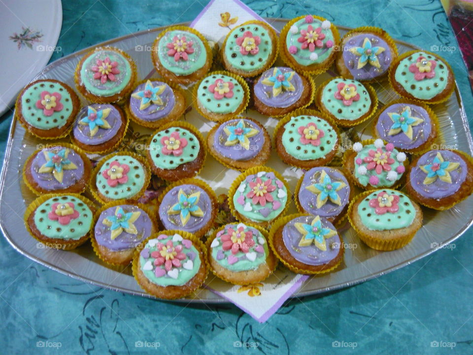 Variety of cupcake in tray