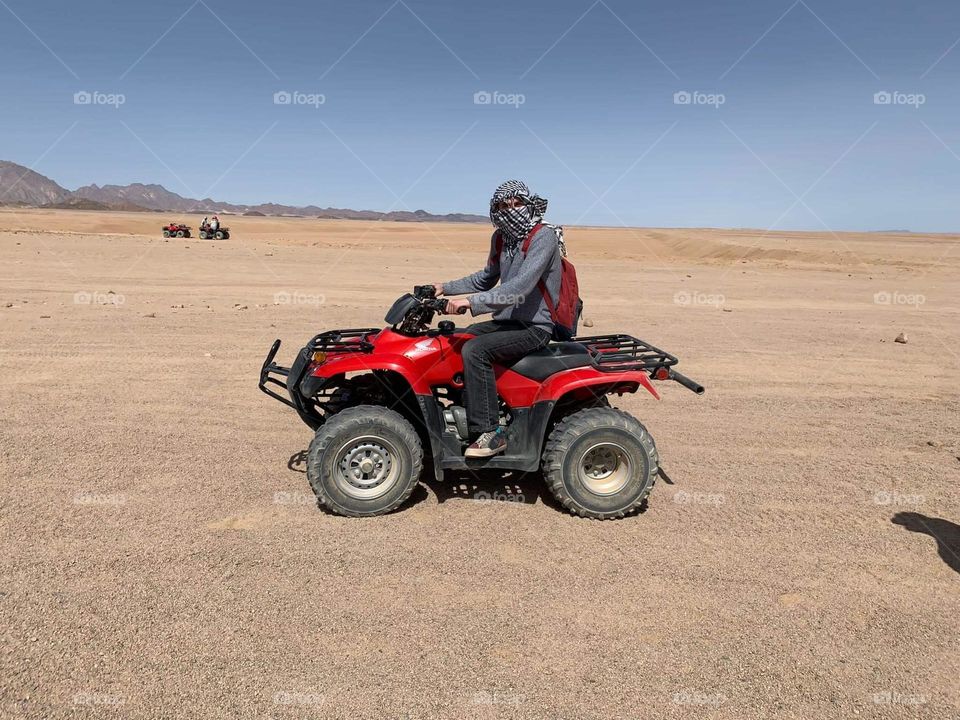 Quad bike like a madman! Sahara desert