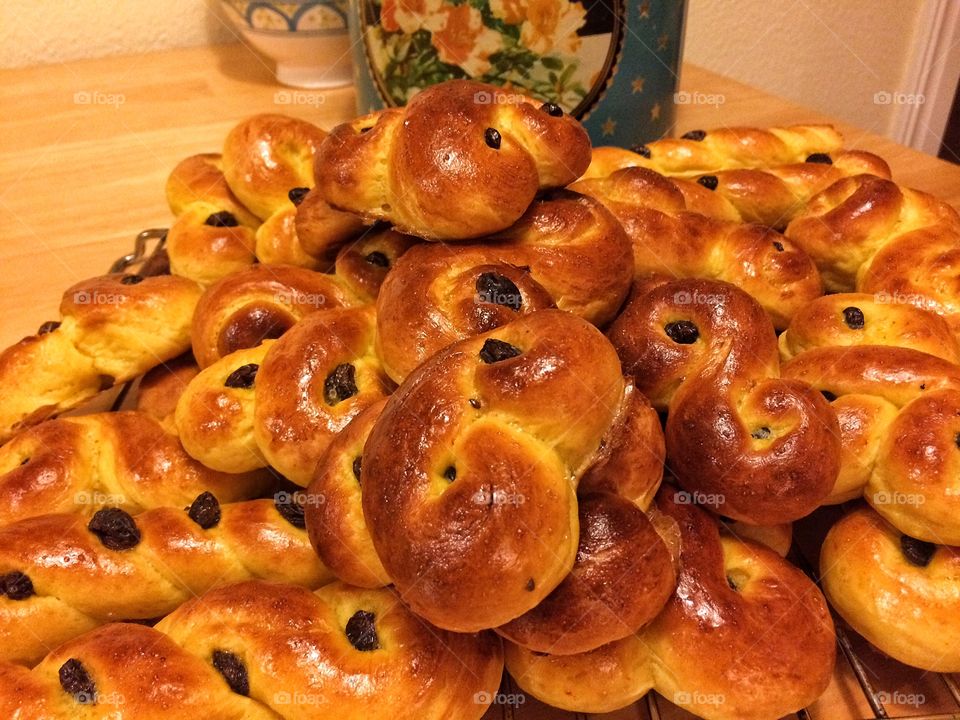 Lussekatter - Swedish saffron buns