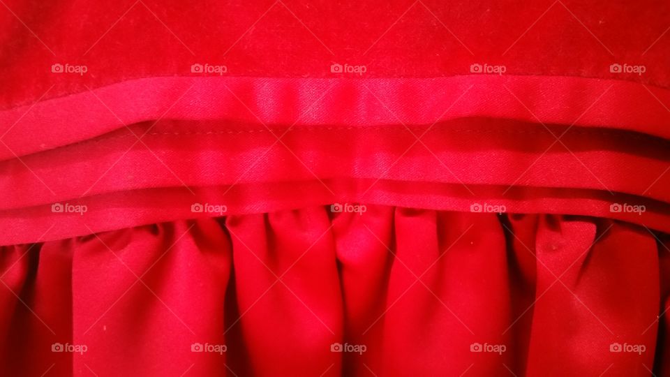 Baby girl red dress detail