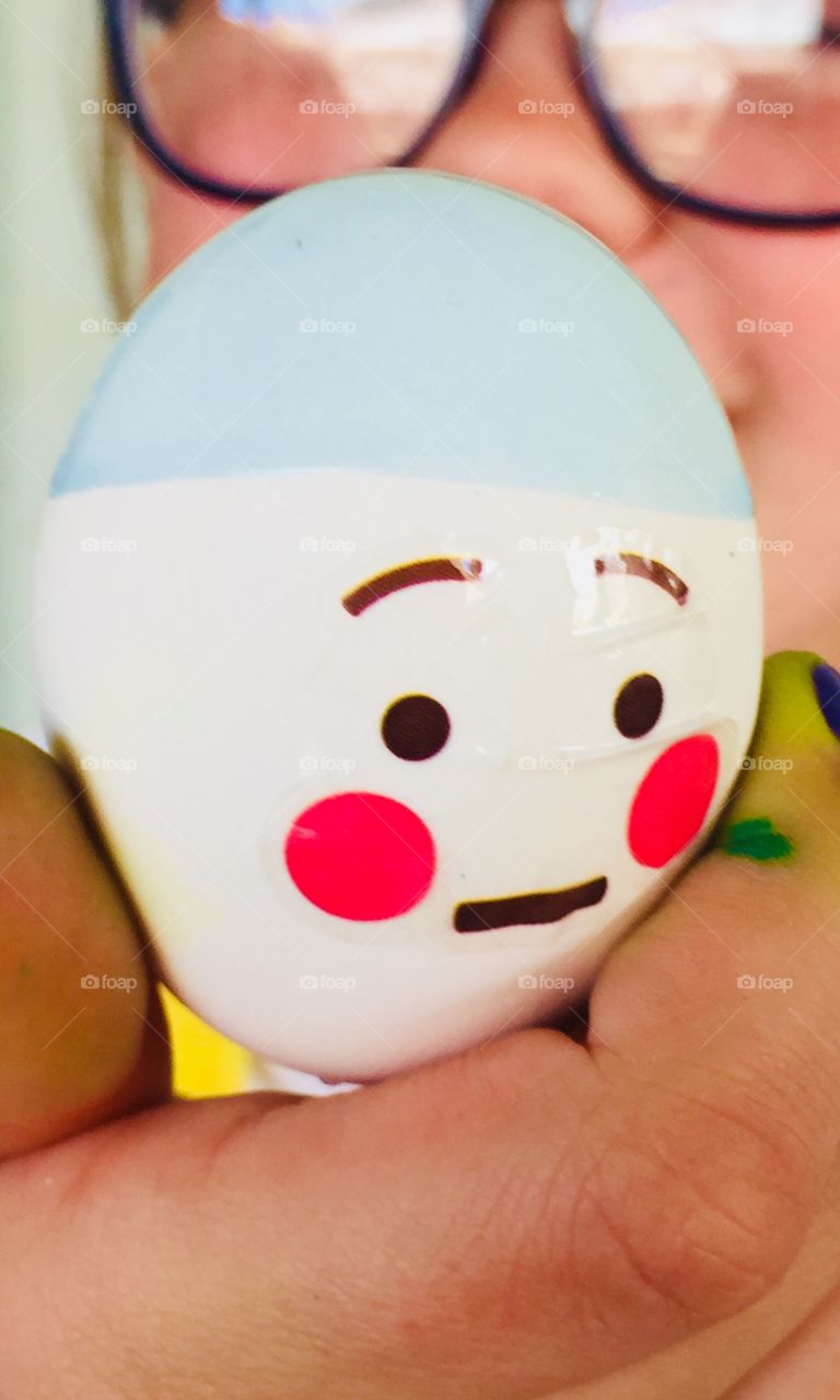 Easter egg with face 