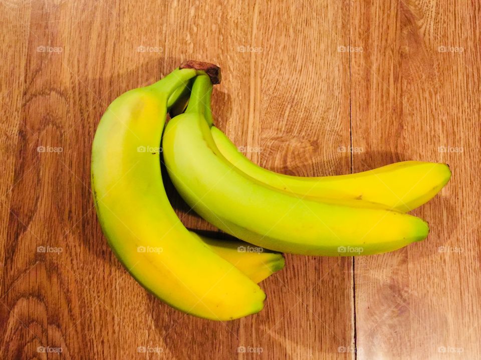 A close up of a bunch of bananas. 