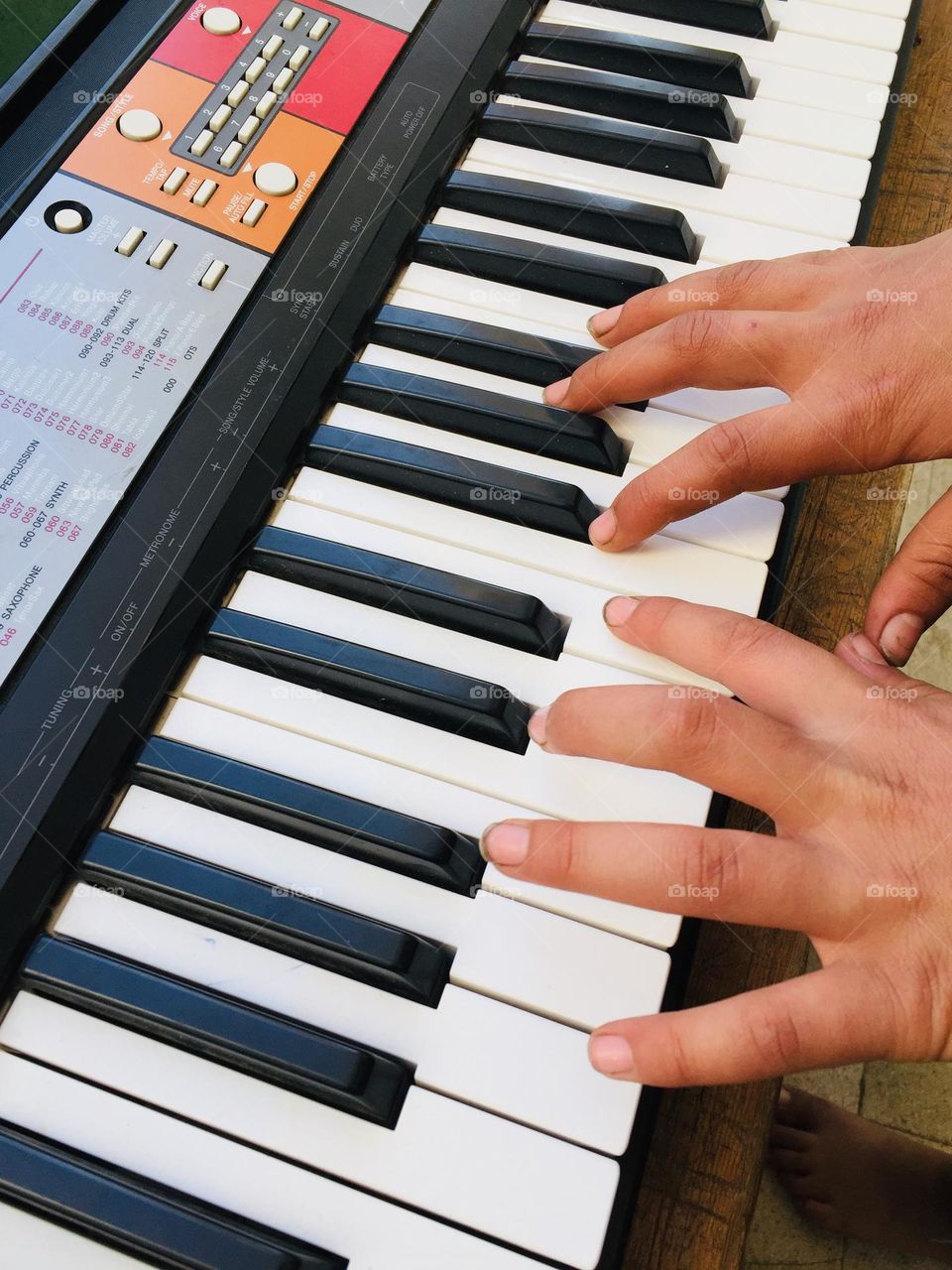 Playing on the piano 