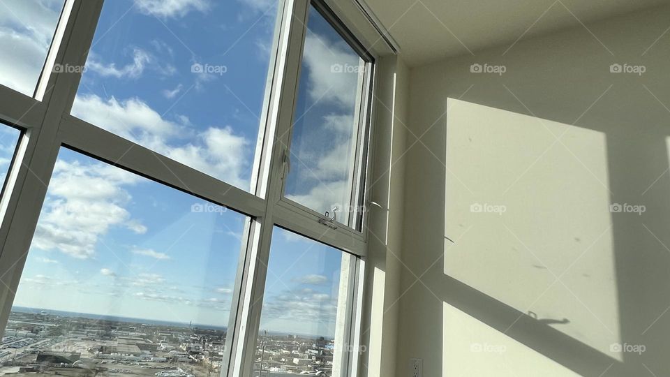 Look up to the sky from the floor bed