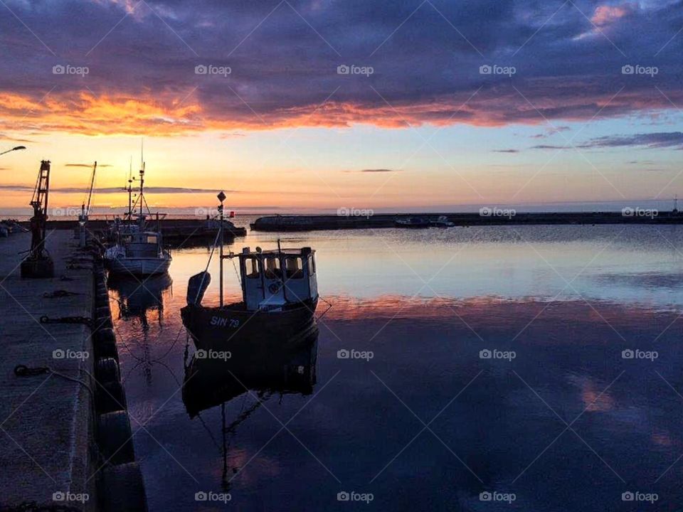 Fishingboat in dawn