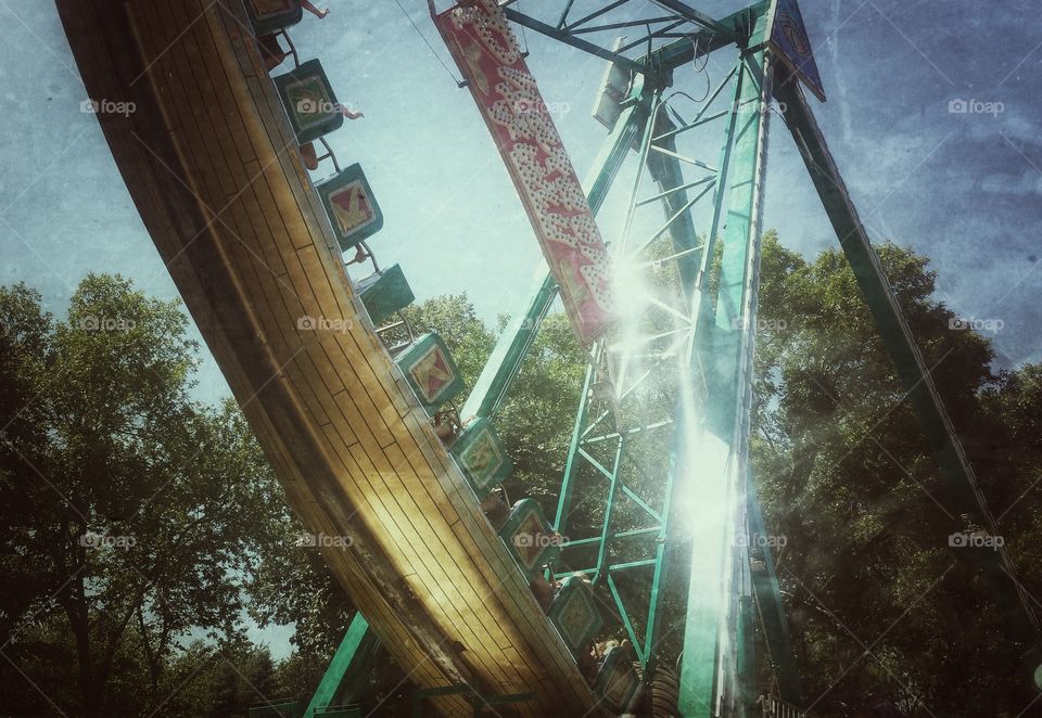 Amusement Rides. Pharaoh's Fury Carnival Ride