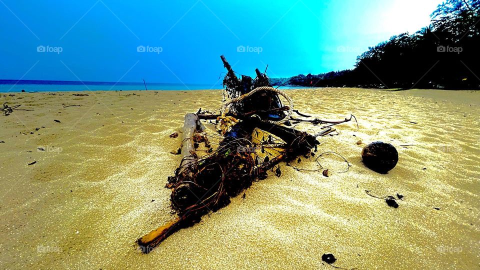 Beach debris on sand AMR Wozko