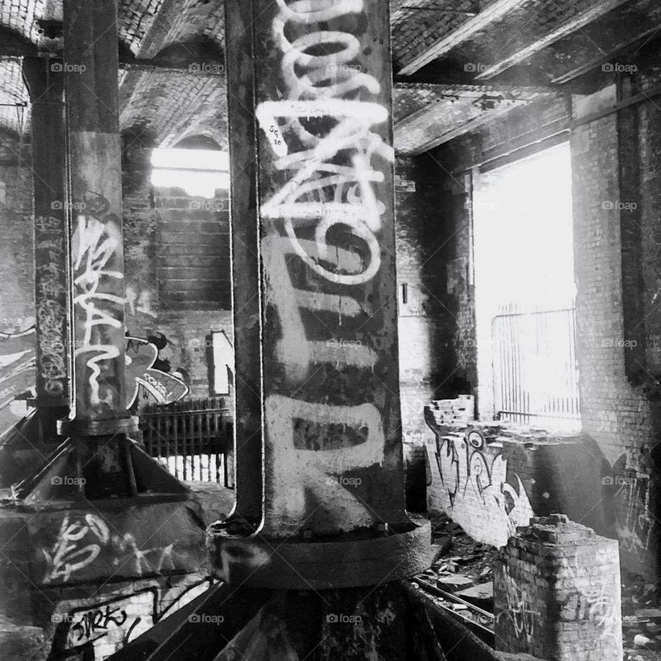 Abandoned wharehouse graffiti 