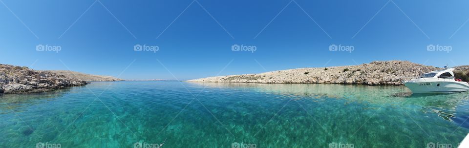 Panorama einer einsamen Bucht in der Adria.