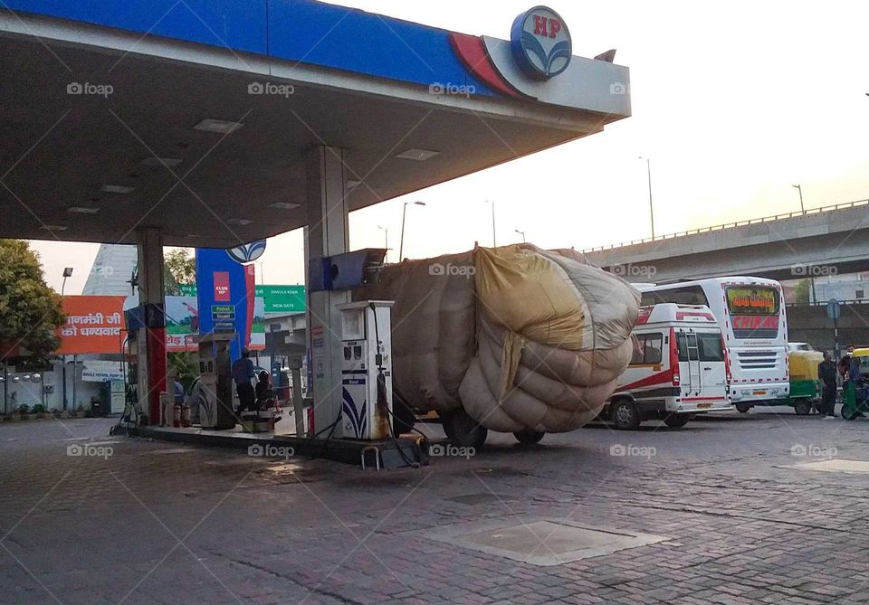Overloaded, Indian petrol station