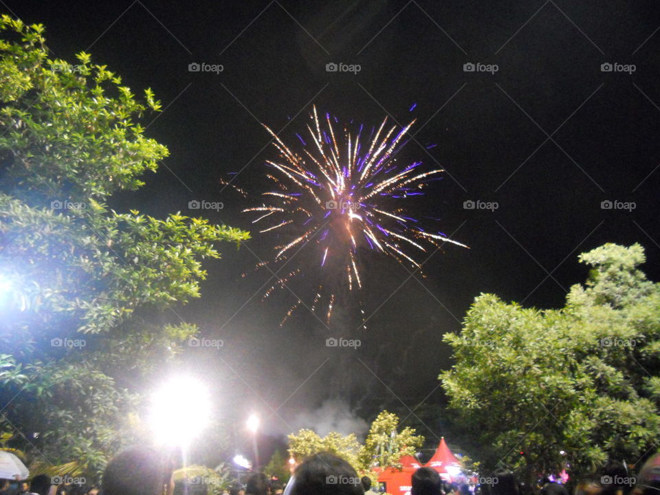 malam pergantian tahun yang ditunggu tunggu