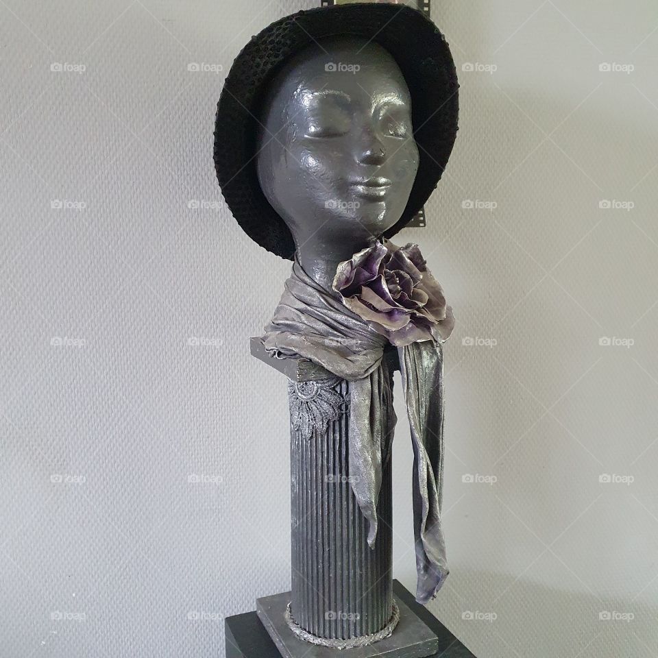 Homemade head, decoration.