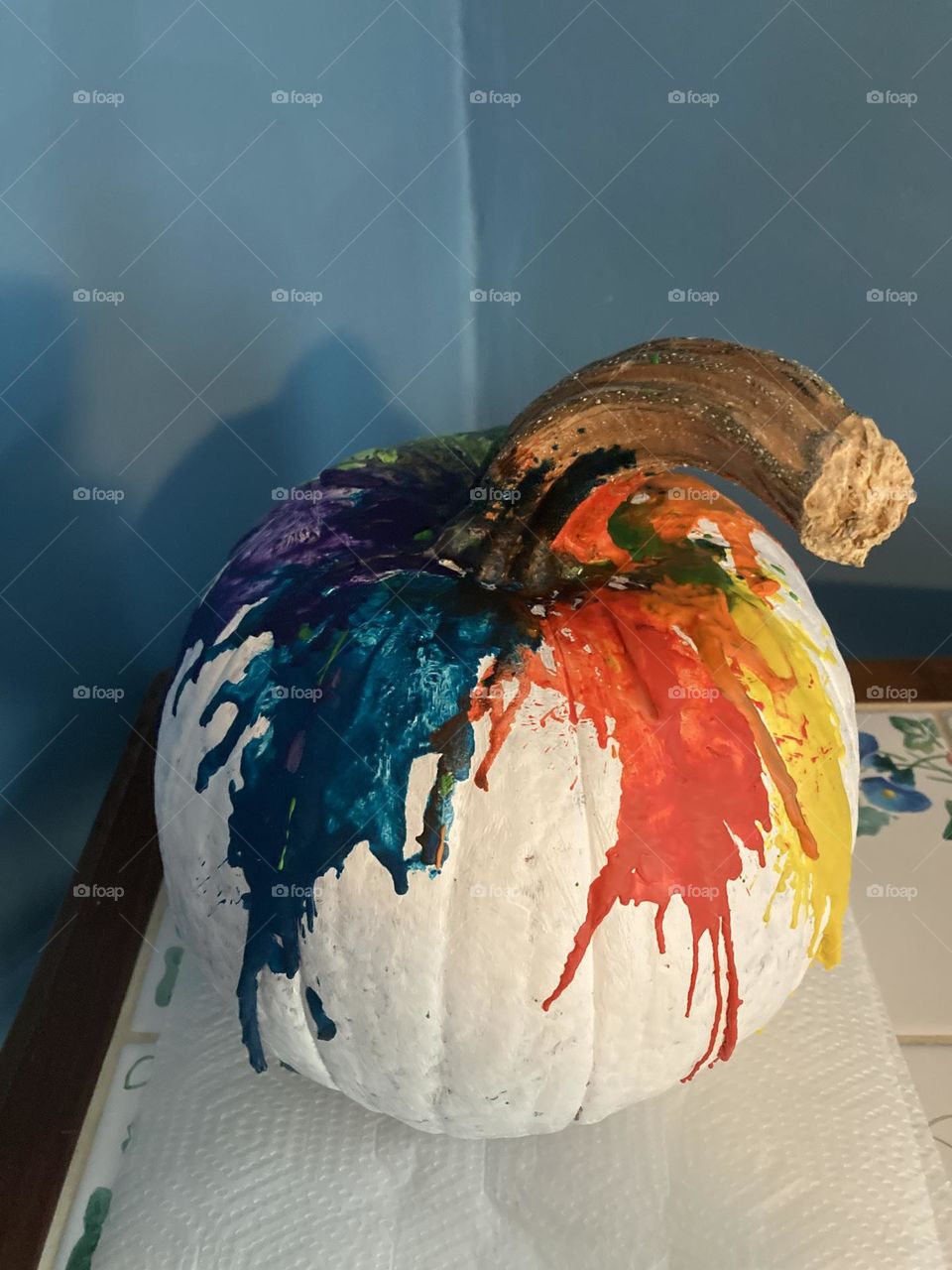 Crayon pumpkin craft