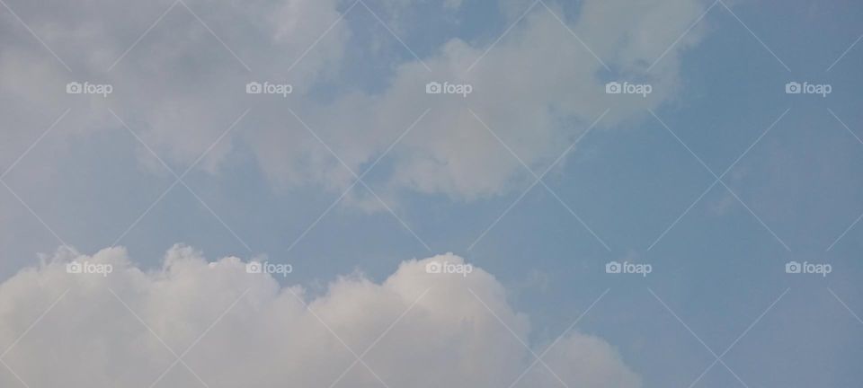 Cute clouds💙🤍📷