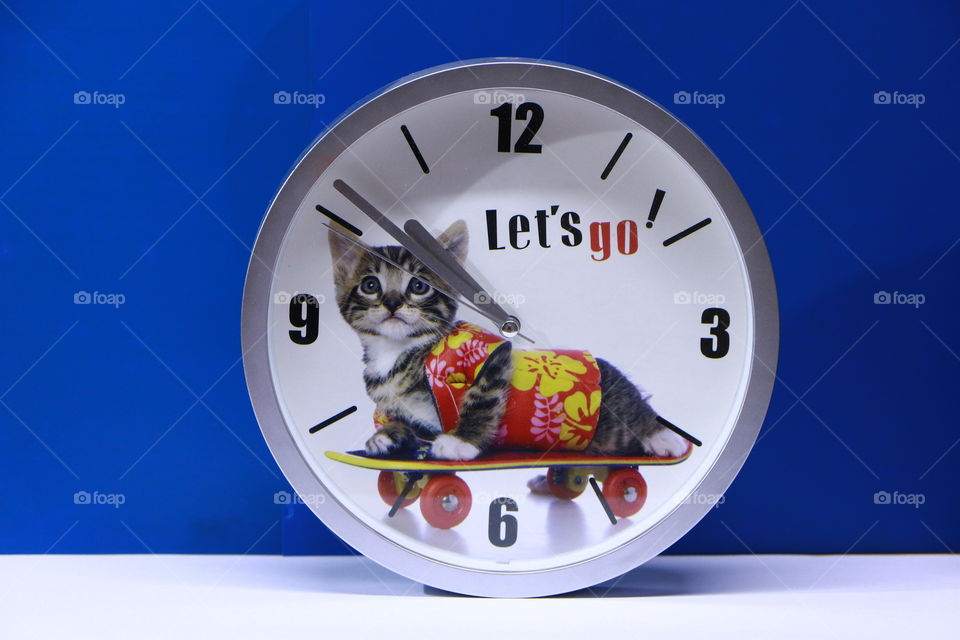 My new cat clock . 