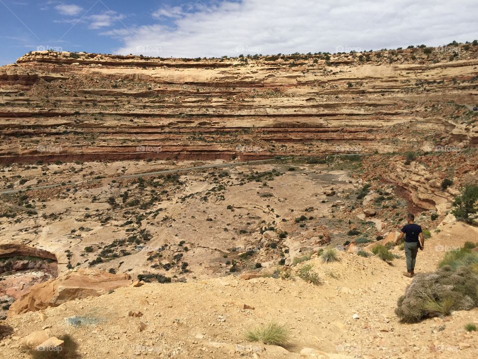 Tourist at moki dugway