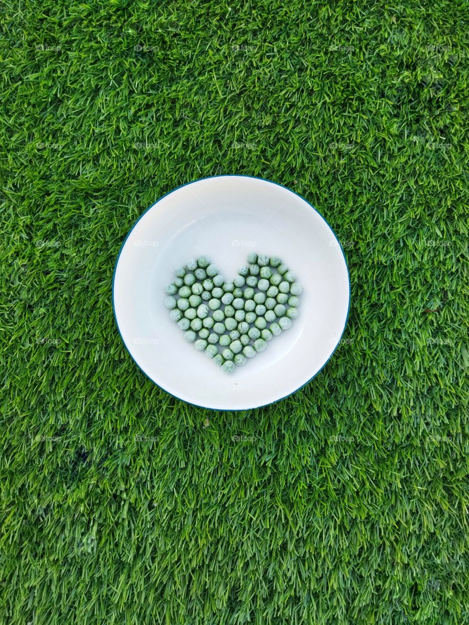 love plate with frozen peas